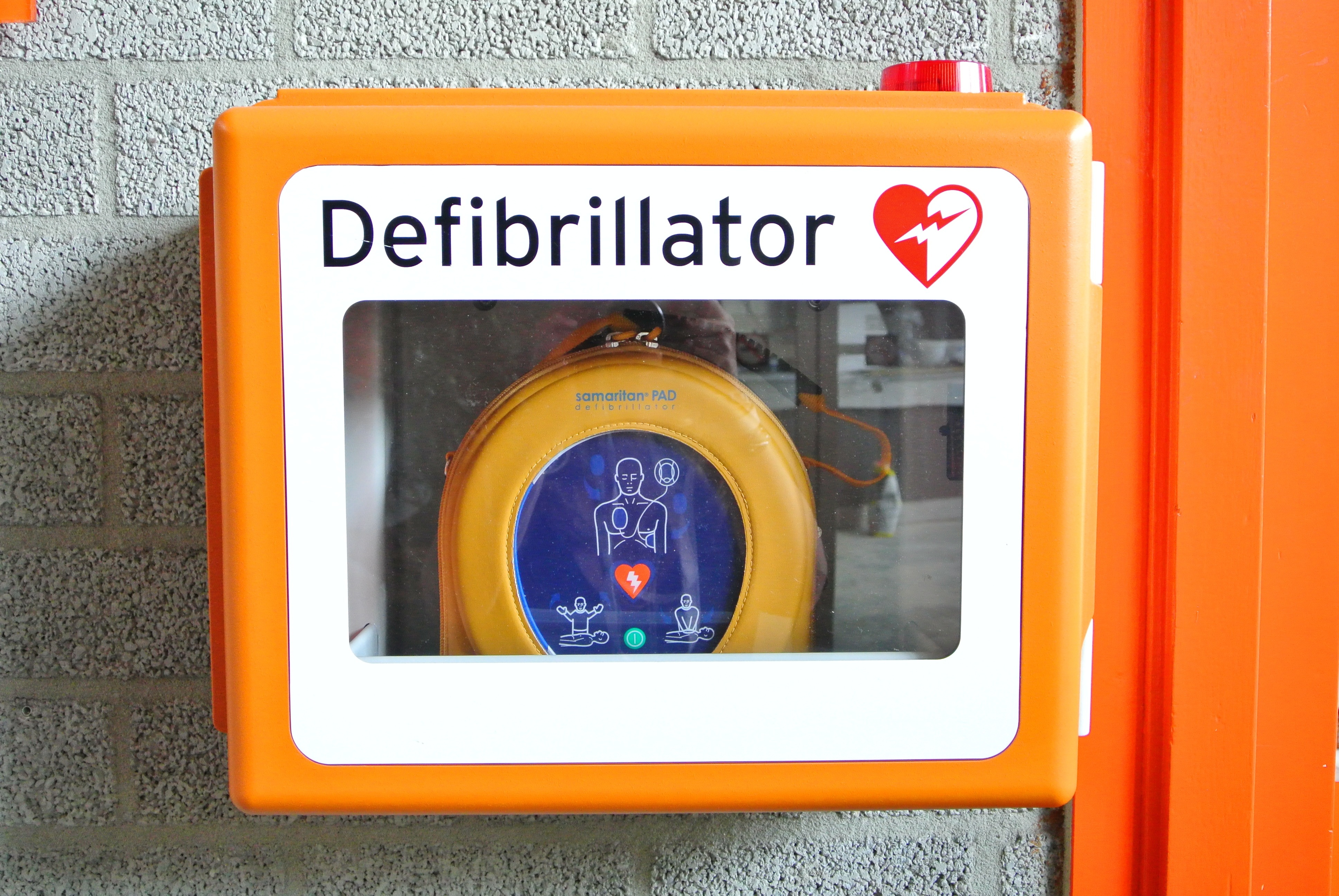 Defibrillator AED